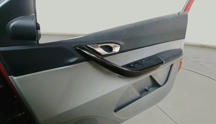 2018 Tata Tiago XZ PETROL, Petrol, Manual, 70,624 km, interior