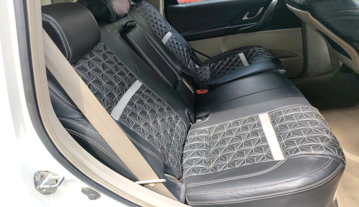 2015 Mahindra XUV500 W6, Diesel, Manual, 93,607 km, interior