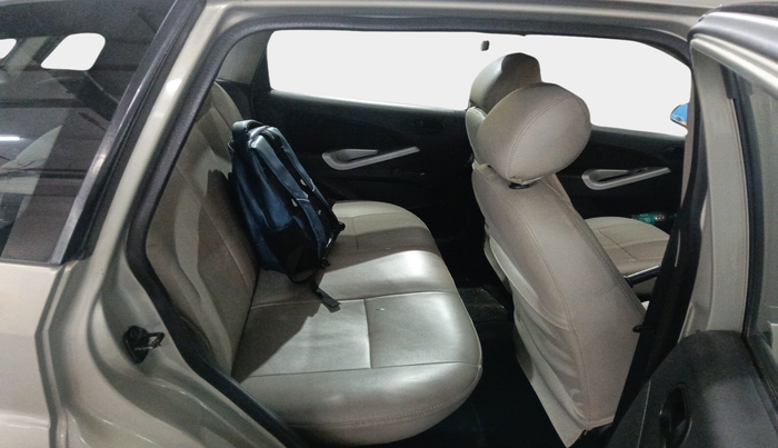 2012 Ford Figo ZXI 1.2 PETROL, Petrol, Manual, 1,25,507 km, interior