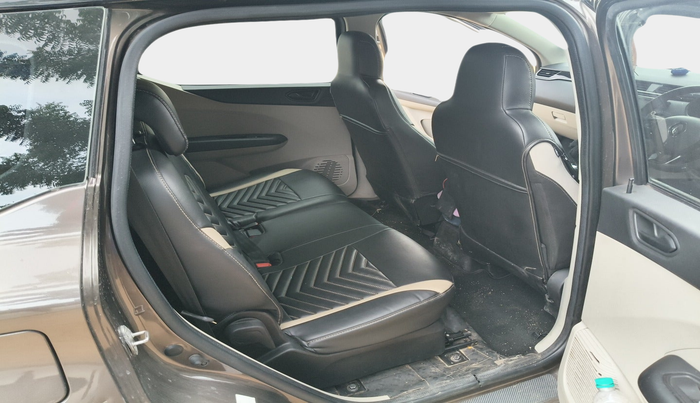 2022 Renault TRIBER RXT AMT, Petrol, Automatic, 91,417 km, interior