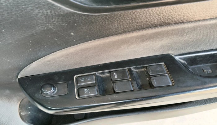 2011 Maruti Swift VDI, Diesel, Manual, 1,73,443 km, interior