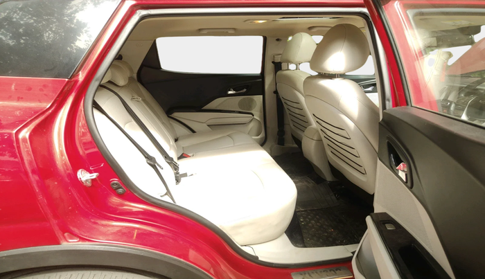 2020 Mahindra XUV300 W8 (O) 1.5 DIESEL AMT, Diesel, Automatic, 46,890 km, interior