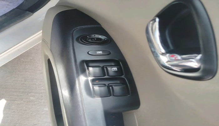 2013 Hyundai i10 SPORTZ 1.2, Petrol, Manual, 7,50,658 km, interior