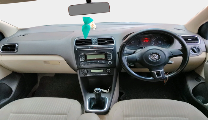 2011 Volkswagen Vento HIGHLINE 1.6 MPI, Petrol, Manual, 1,21,787 km, interior