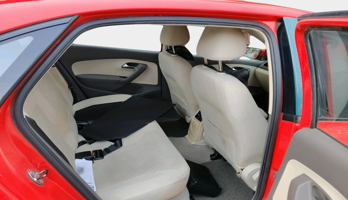 2011 Volkswagen Vento HIGHLINE 1.6 MPI, Petrol, Manual, 1,21,787 km, interior