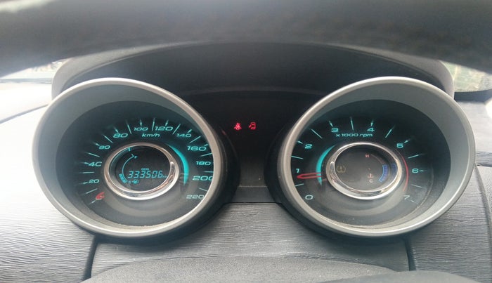 2017 Mahindra XUV500 W10, Diesel, Manual, 3,33,506 km, interior