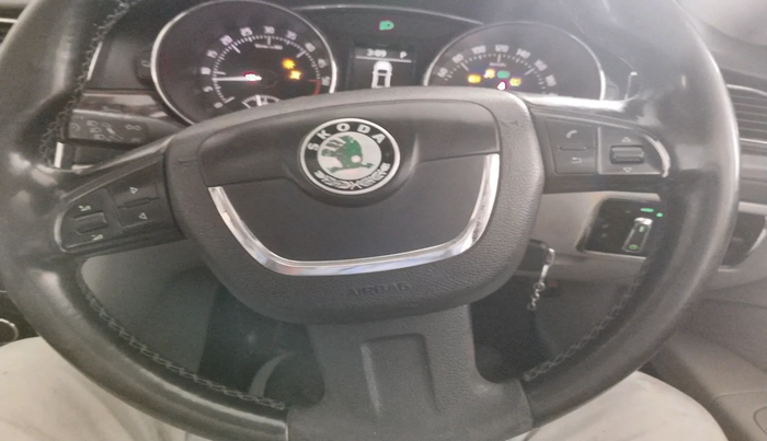 2011 Skoda Superb ELEGANCE 2.0 TDI CR AT, Diesel, Automatic, 1,57,720 km, interior