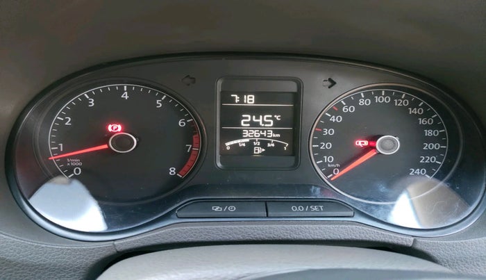 2015 Volkswagen Vento HIGHLINE 1.6 MPI, Petrol, Manual, 32,643 km, interior