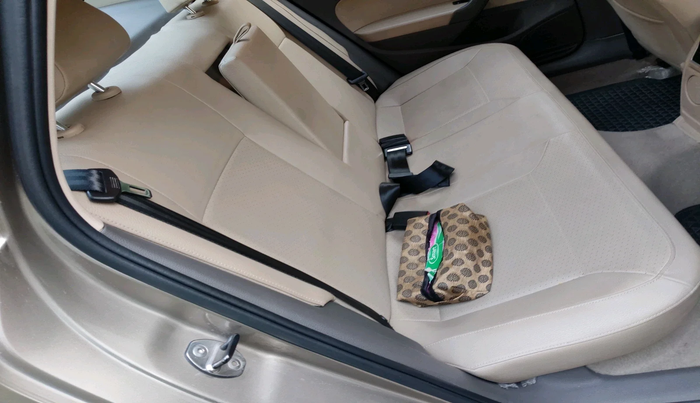 2015 Volkswagen Vento HIGHLINE 1.6 MPI, Petrol, Manual, 32,643 km, interior