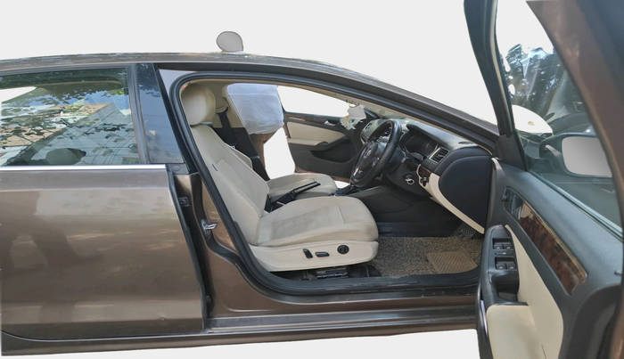 2012 Volkswagen Jetta HIGHLINE TDI AT, Diesel, Automatic, 1,89,341 km, interior