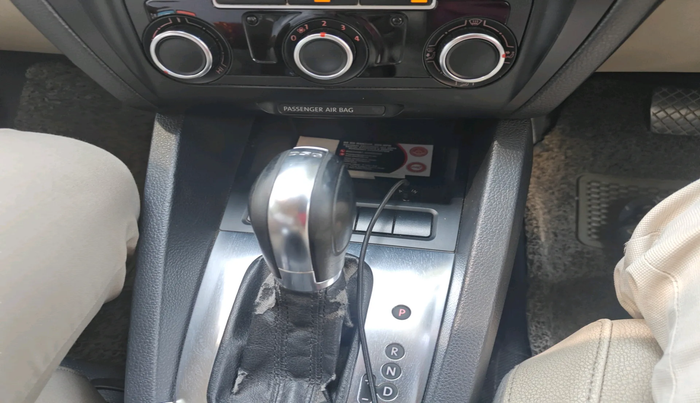 2012 Volkswagen Jetta HIGHLINE TDI AT, Diesel, Automatic, 1,89,341 km, interior
