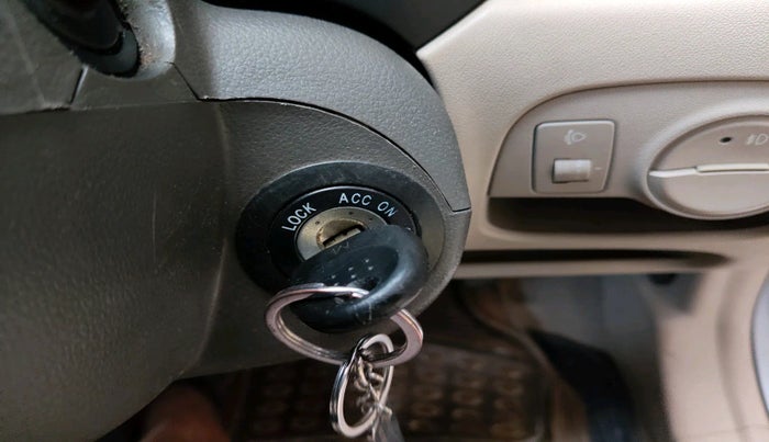 2010 Hyundai Verna TRANSFORM 1.6 VTVT, Petrol, Manual, 79,098 km, interior
