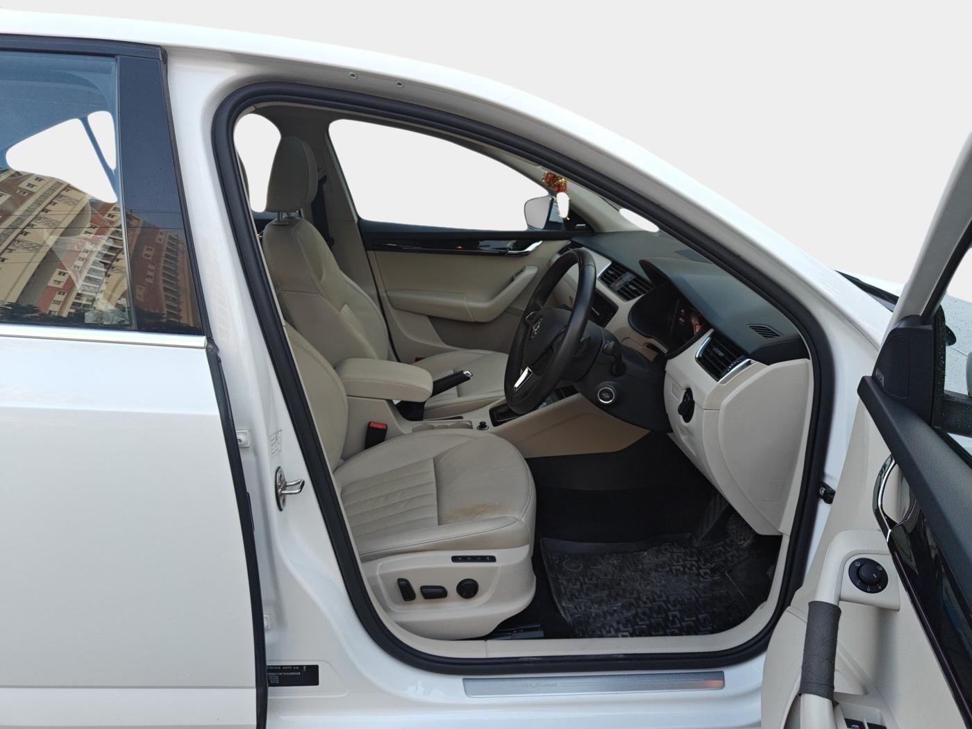 2019 Skoda Octavia L&K 1.8 TSI AT, Petrol, Automatic, 28,350 km, interior