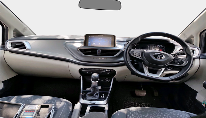 2024 Tata ALTROZ XZA + SUNROOF, Petrol, Automatic, 25,762 km, interior