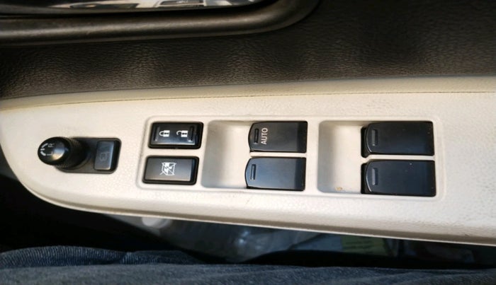 2018 Maruti IGNIS ALPHA 1.2, Petrol, Manual, 97,584 km, interior