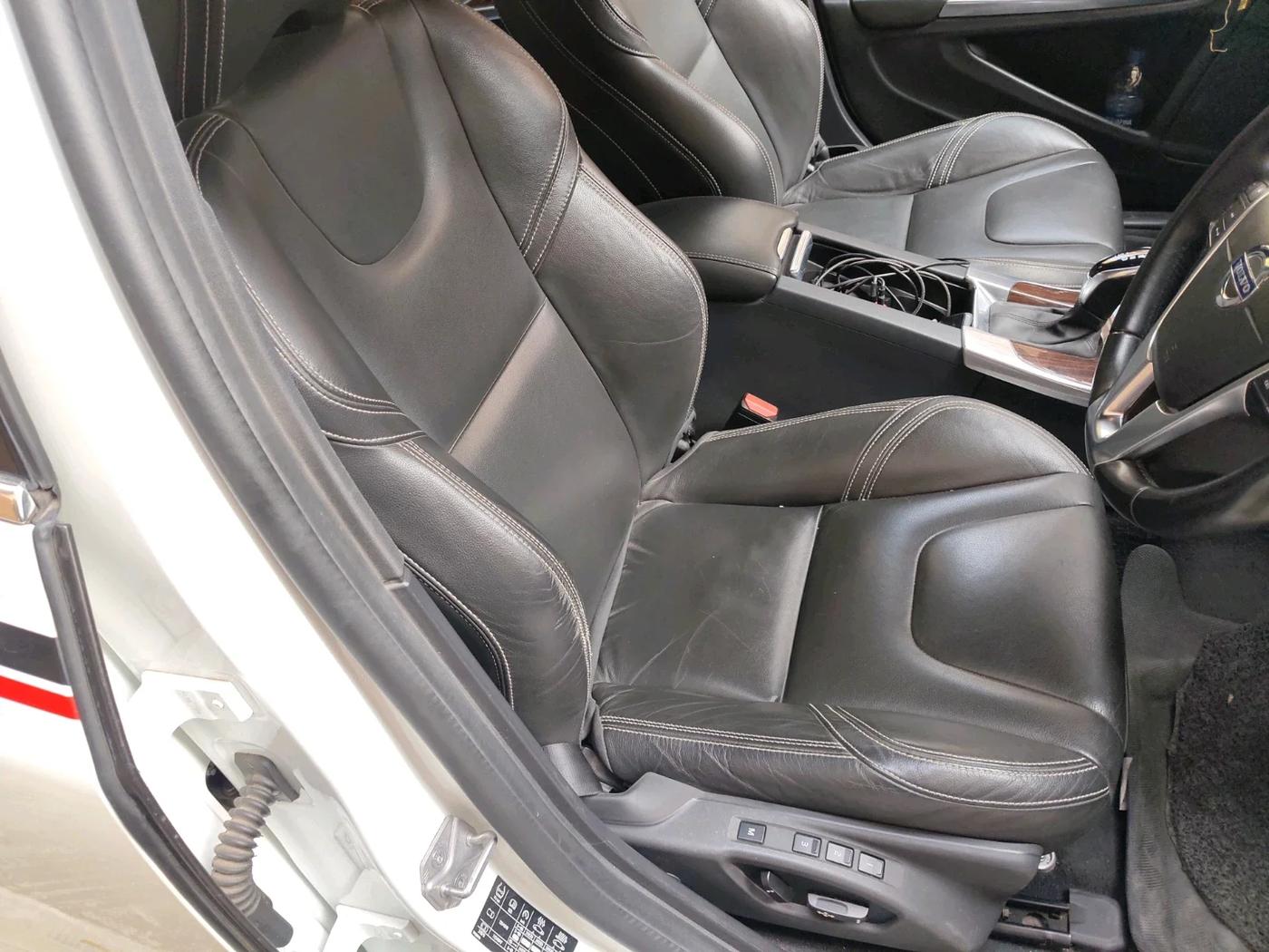 2018 Volvo S60 Momentum D4, Diesel, Automatic, 61,217 km, interior