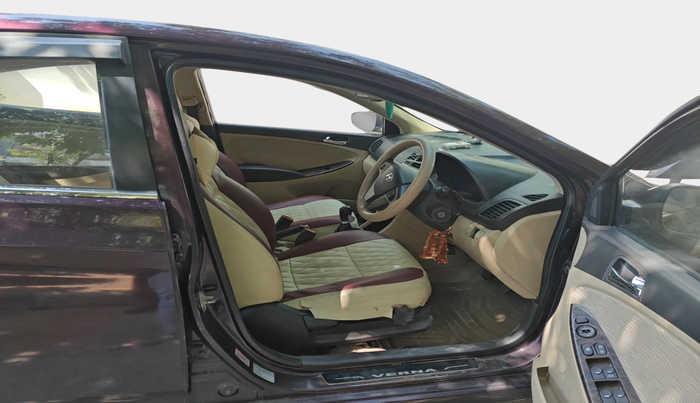 2012 Hyundai Verna FLUIDIC 1.6 CRDI SX, Diesel, Manual, 81,856 km, interior