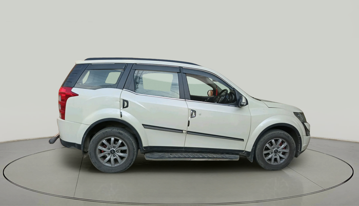 2016 Mahindra XUV500 W10 1.99, Diesel, Manual, 73,188 km, exterior