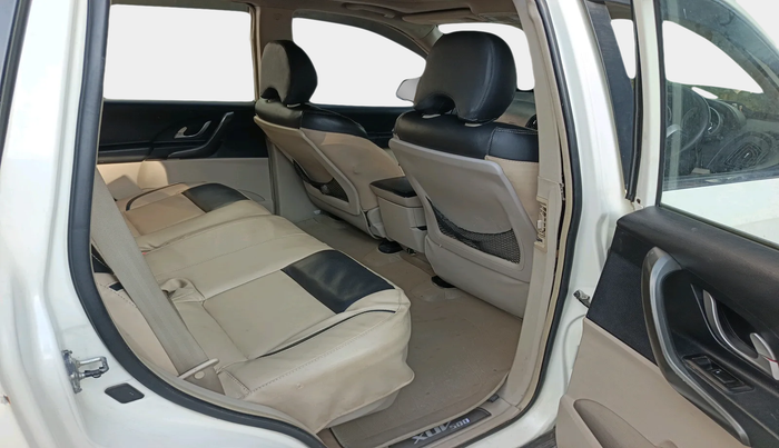 2016 Mahindra XUV500 W10 1.99, Diesel, Manual, 73,188 km, interior