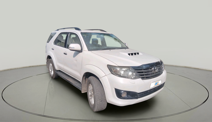 2014 Toyota Fortuner 3.0 4X2 MT, Diesel, Manual, 2,99,774 km, exterior