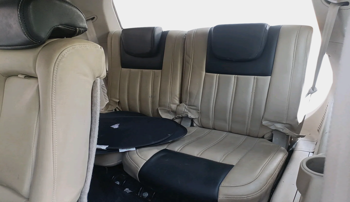 2015 Mahindra XUV500 W6, Diesel, Manual, 72,710 km, interior