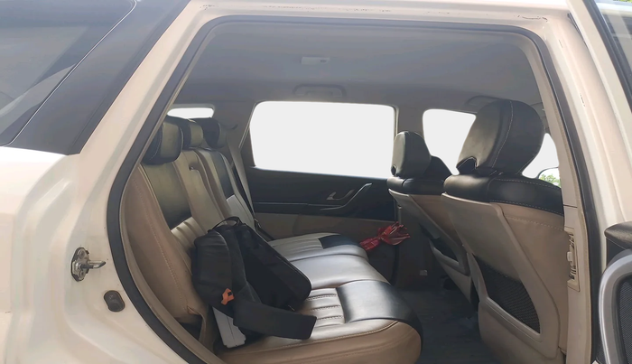 2015 Mahindra XUV500 W6, Diesel, Manual, 72,710 km, interior