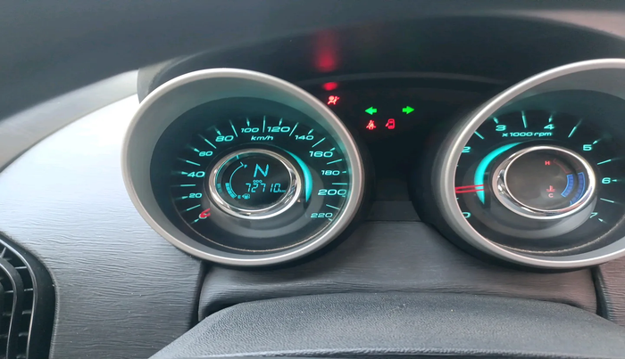 2015 Mahindra XUV500 W6, Diesel, Manual, 72,710 km, interior