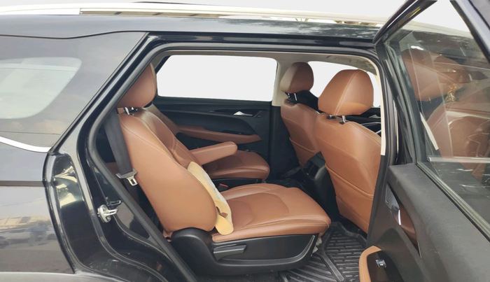 2020 MG HECTOR PLUS SHARP 2.0 DIESEL TURBO MT 6-STR, Diesel, Manual, 1,13,814 km, interior