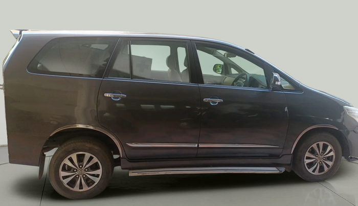 2015 Toyota Innova 2.5 VX 7 STR, Diesel, Manual, 2,50,666 km, exterior