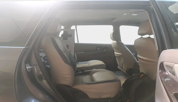 2015 Toyota Innova 2.5 VX 7 STR, Diesel, Manual, 2,50,666 km, interior
