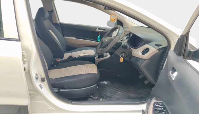 2016 Hyundai Grand i10 SPORTZ 1.2 KAPPA VTVT, Petrol, Manual, 77,718 km, interior