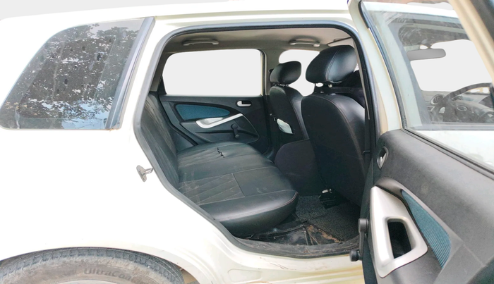 2015 Ford Figo TITANIUM 1.4 DIESEL, Diesel, Manual, 1,23,080 km, interior