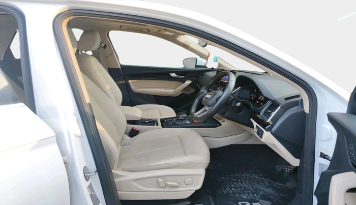 2022 Audi Q5 Technology 45 TFSI, Petrol, Automatic, 38,290 km, interior