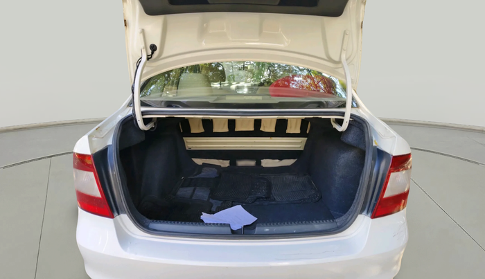 2013 Skoda Rapid AMBITION 1.6 MPI MT PLUS, Petrol, Manual, 53,415 km, exterior