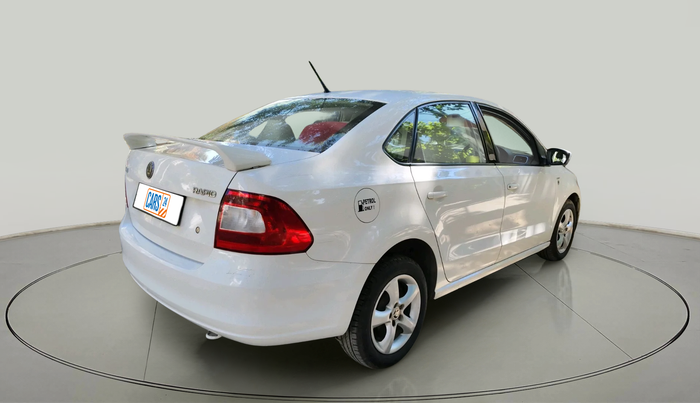 2013 Skoda Rapid AMBITION 1.6 MPI MT PLUS, Petrol, Manual, 53,415 km, exterior