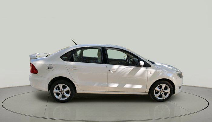 2013 Skoda Rapid AMBITION 1.6 MPI MT PLUS, Petrol, Manual, 53,415 km, exterior