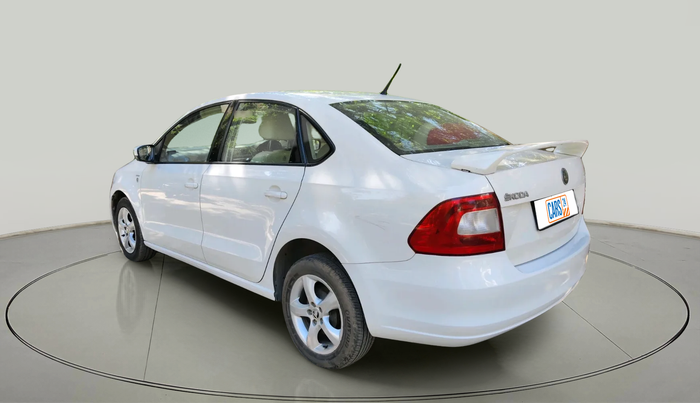 2013 Skoda Rapid AMBITION 1.6 MPI MT PLUS, Petrol, Manual, 53,415 km, exterior