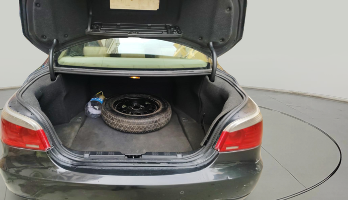 2010 BMW 5 Series 520D, Diesel, Automatic, 1,23,813 km, exterior