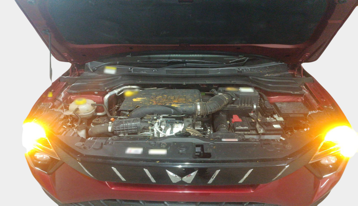 2024 Mahindra XUV 3XO AX5L 1.2 TGDi, Petrol, Manual, 15,566 km, exterior