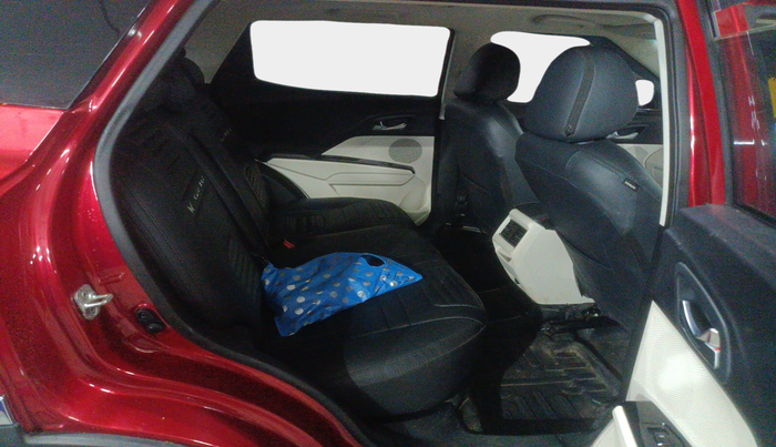 2024 Mahindra XUV 3XO AX5L 1.2 TGDi, Petrol, Manual, 15,566 km, interior
