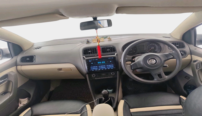 2013 Volkswagen Vento COMFORTLINE DIESEL 1.6, Diesel, Manual, 1,40,754 km, interior