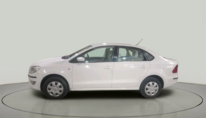 2013 Skoda Rapid AMBITION 1.6 TDI CR MT PLUS, Diesel, Manual, 40,797 km, exterior