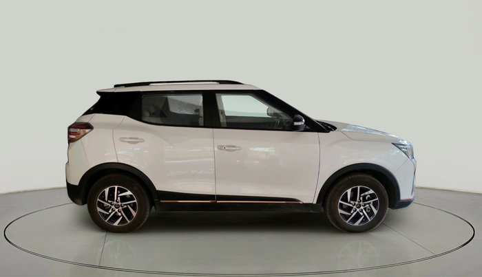 2025 Mahindra XUV400 EL Pro 39.4 KWH, Electric, Automatic, 13,512 km, exterior