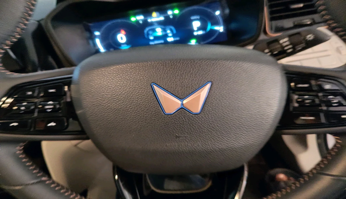 2025 Mahindra XUV400 EL Pro 39.4 KWH, Electric, Automatic, 13,512 km, interior