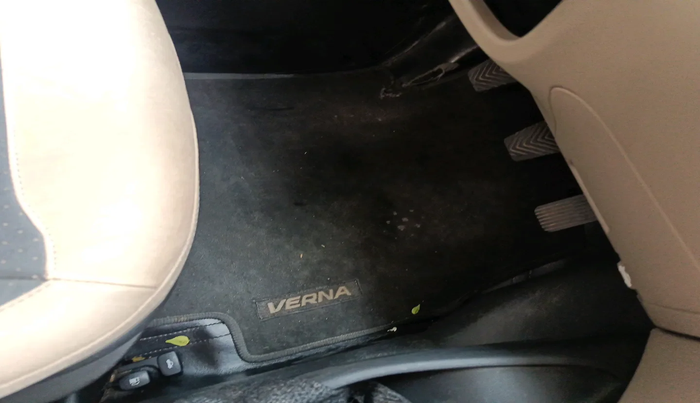 2017 Hyundai Verna 1.6 CRDI SX, Diesel, Manual, 1,68,387 km, interior