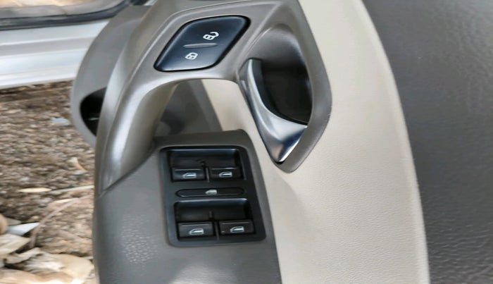 2014 Volkswagen Vento HIGHLINE 1.5 AT, Diesel, Automatic, 1,24,953 km, interior