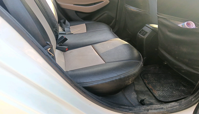 2015 Hyundai Elite i20 ASTA 1.2, Petrol, Manual, 2,04,955 km, interior