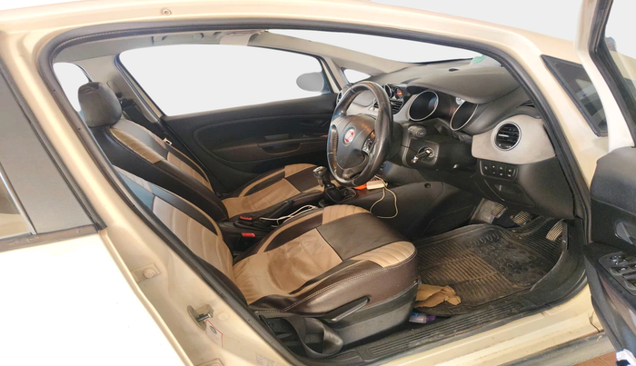 2016 Fiat Avventura EMOTION MULTIJET 1.3, Diesel, Manual, 1,62,500 km, interior