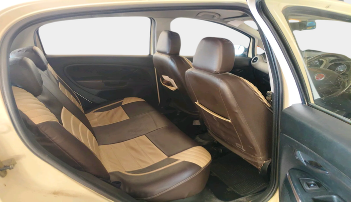 2016 Fiat Avventura EMOTION MULTIJET 1.3, Diesel, Manual, 1,62,500 km, interior