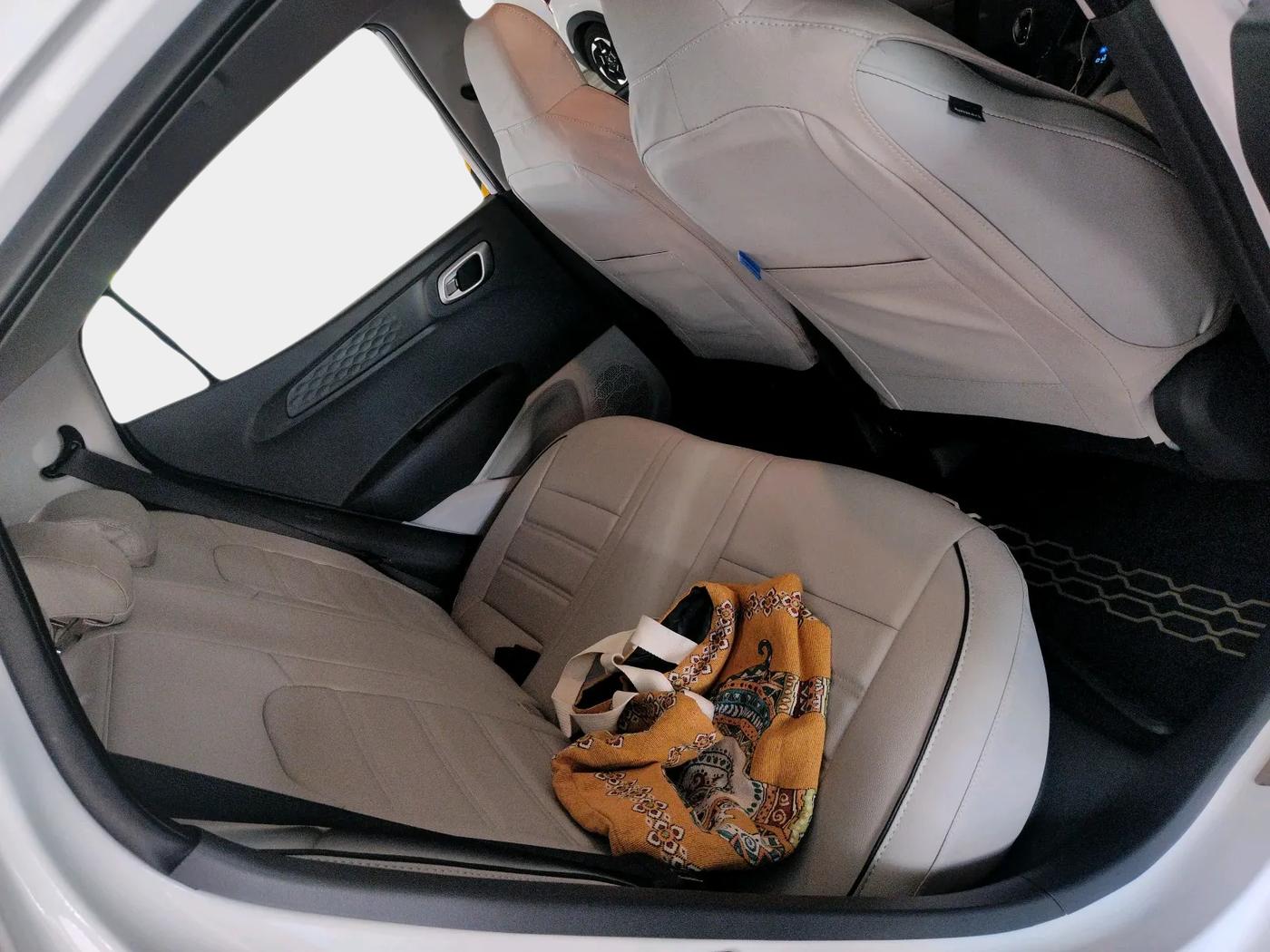 2024 Hyundai GRAND I10 NIOS ASTA AMT 1.2 KAPPA VTVT, Petrol, Automatic, 2,888 km, interior